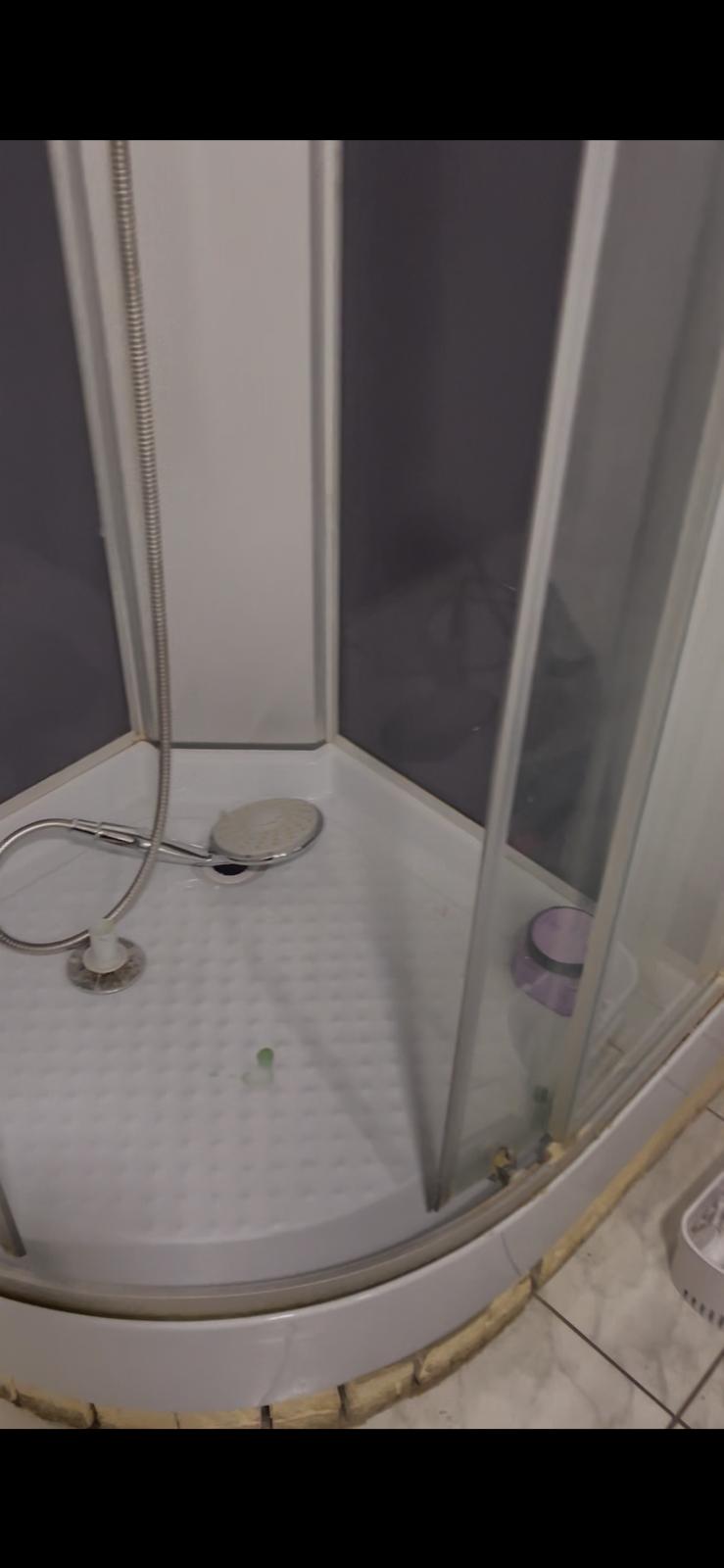 Avant — Remplacement baignoire/douche par douche à l'italienne